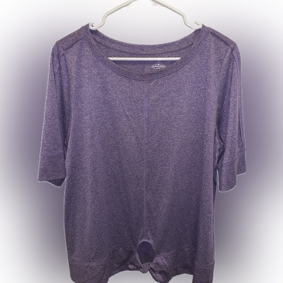 ST. JOHN’S BAY Active Wear Tshirt for women. Size L - pre-owned - Picture 1 of 8
